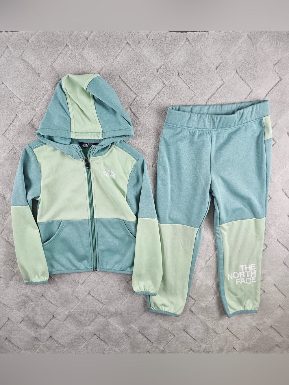 The North Face Kids Two-Tone Mint Green Hooded Jacket & Pants Set Youth 5T